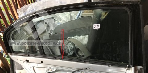 Těsnění okna stírací vlevo uvnitř 3U5839471A, Škoda Superb I