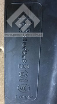 Plast pro zadní světlo vpravo Škoda Superb II combi