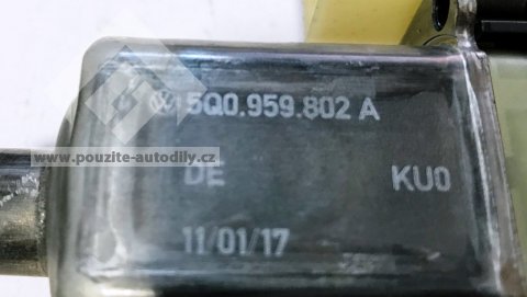 Motorek stahování oken zadní pravý 5Q0959802A Škoda