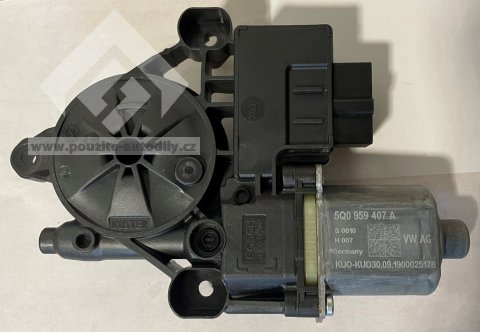 5Q0959407A Motor stahování okna levý zadní, originál Škoda, Audi, Volkswagen, Seat