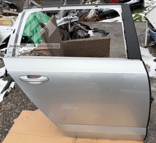 Dveře pravé zadní Škoda Octavia III combi 5E9833052